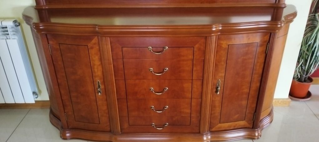 Mesa de sala de estar e aparador
