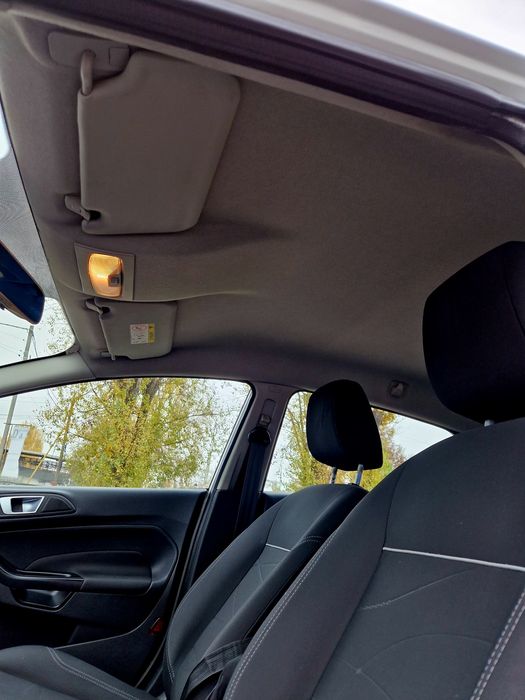 Автомобіль в гарному стані.