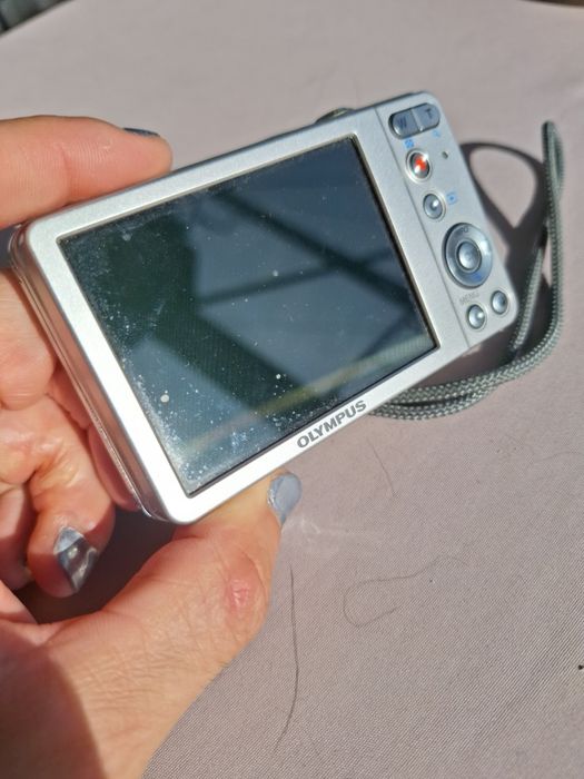 Câmara Olympus VG-120