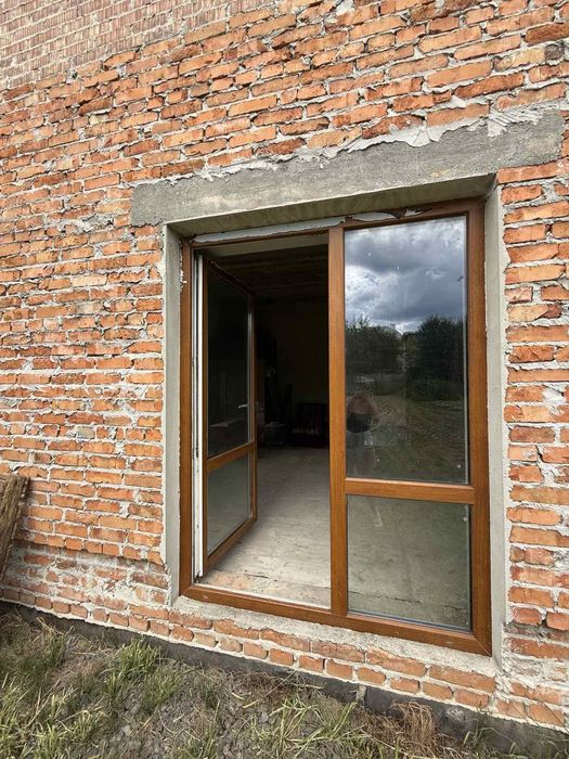 Продається 5-ти кімнатний будинок у місті Городок 30км від Львова