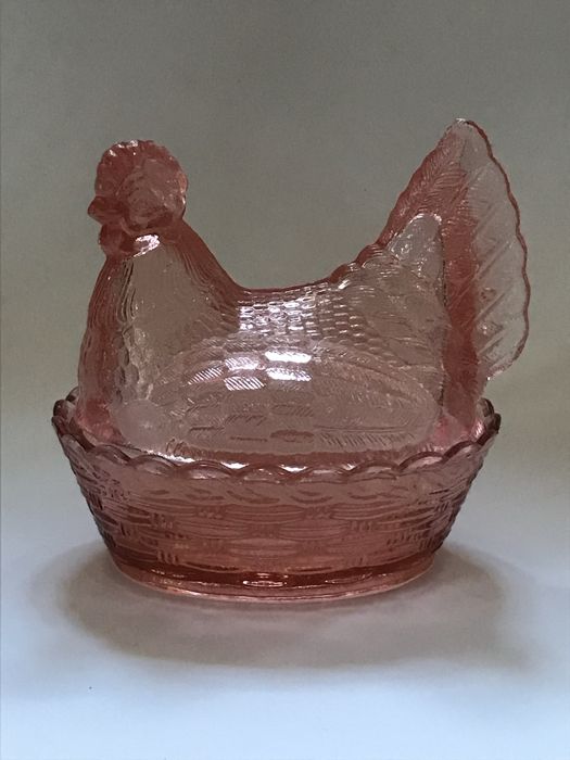 Szkło prl bomboniera kura średnia rozalinowa hsg Ząbkowice