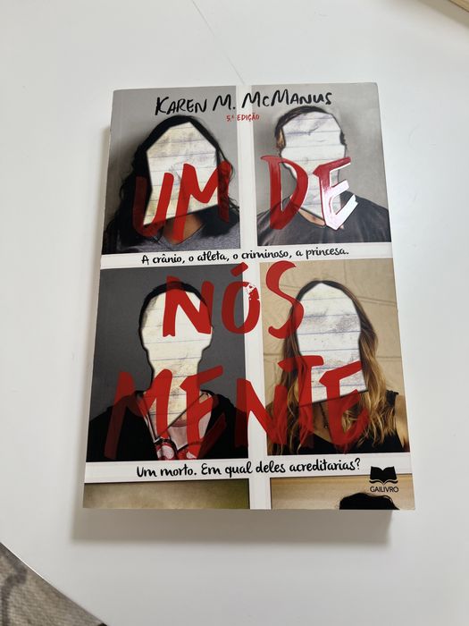 Coleção de livros da série “Um de nós mente”