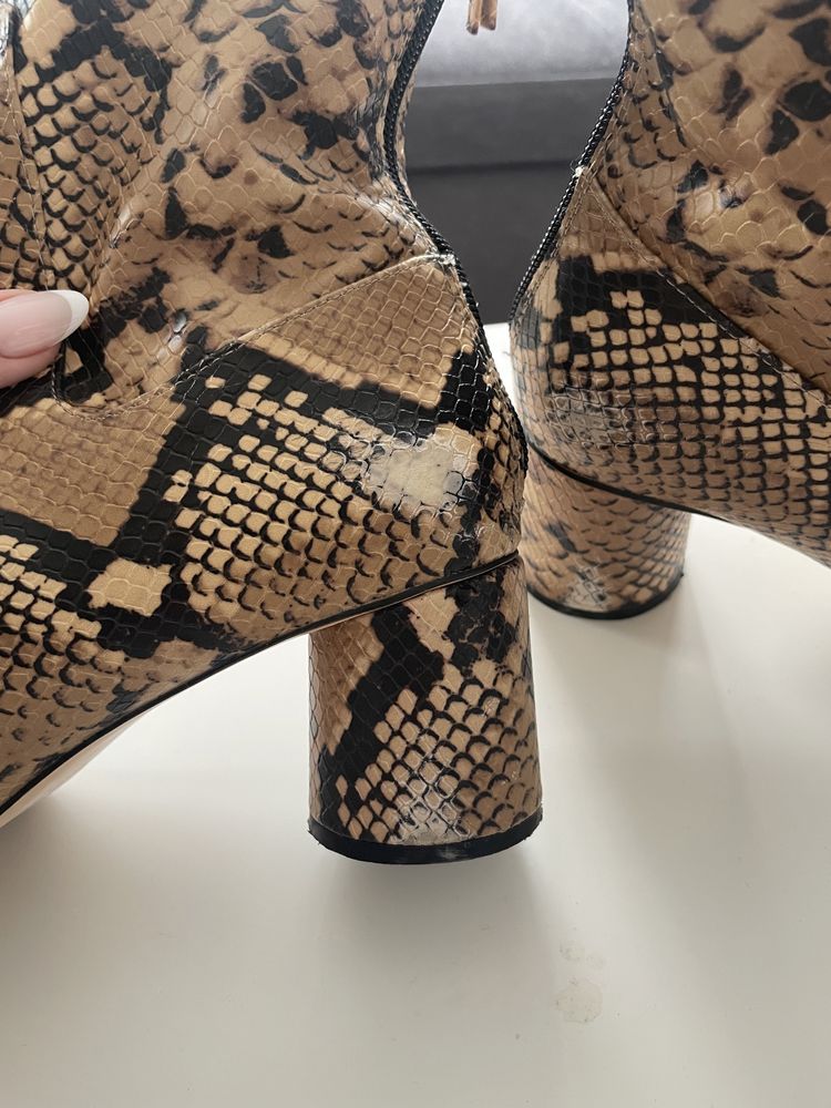 Kozaki Zara leopard