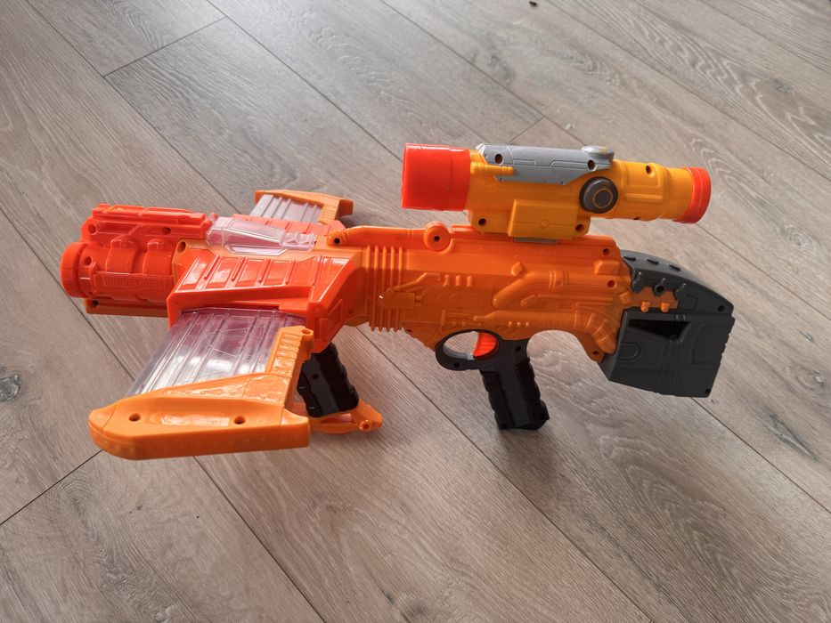 Pistolet Nerf   Doomlands Double Dealer.