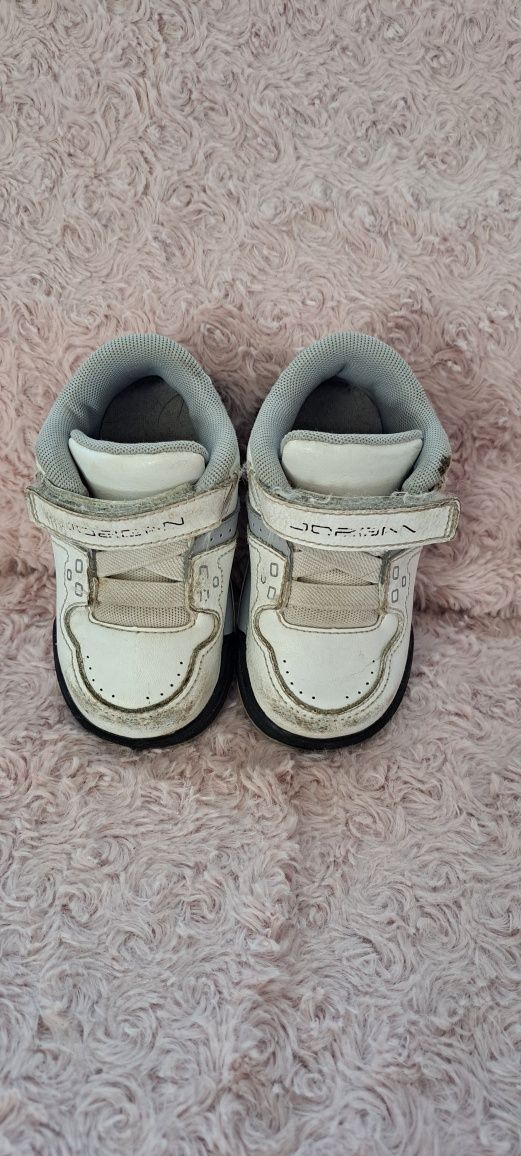 buty, adidasy oryginalne skórzane Jordan rozm 21