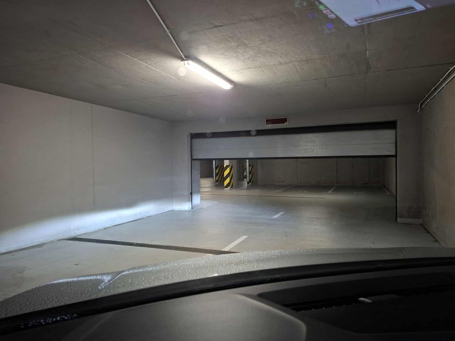 Miejsce postojowe w garażu poddziemnym