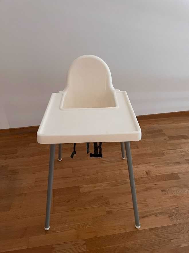 Cadeira alta com tabuleiro (Ikea)