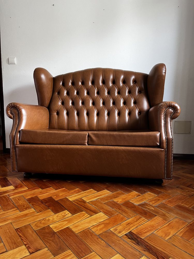 Sofá-cama Chesterfield em pele genuína 2 lugares em tom castanho