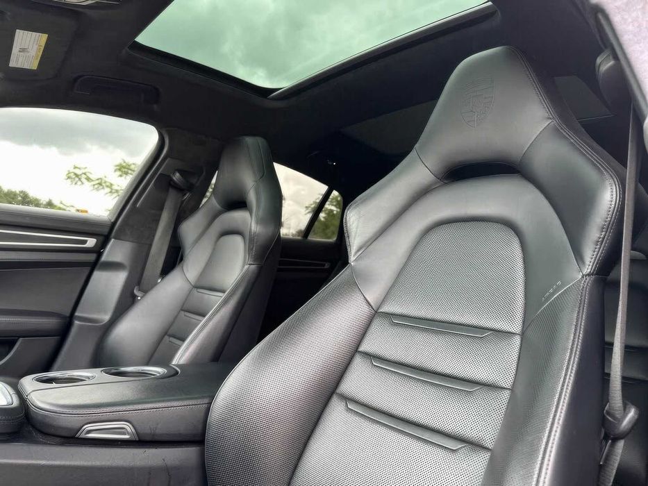 Porsche Panamera GTS      2020