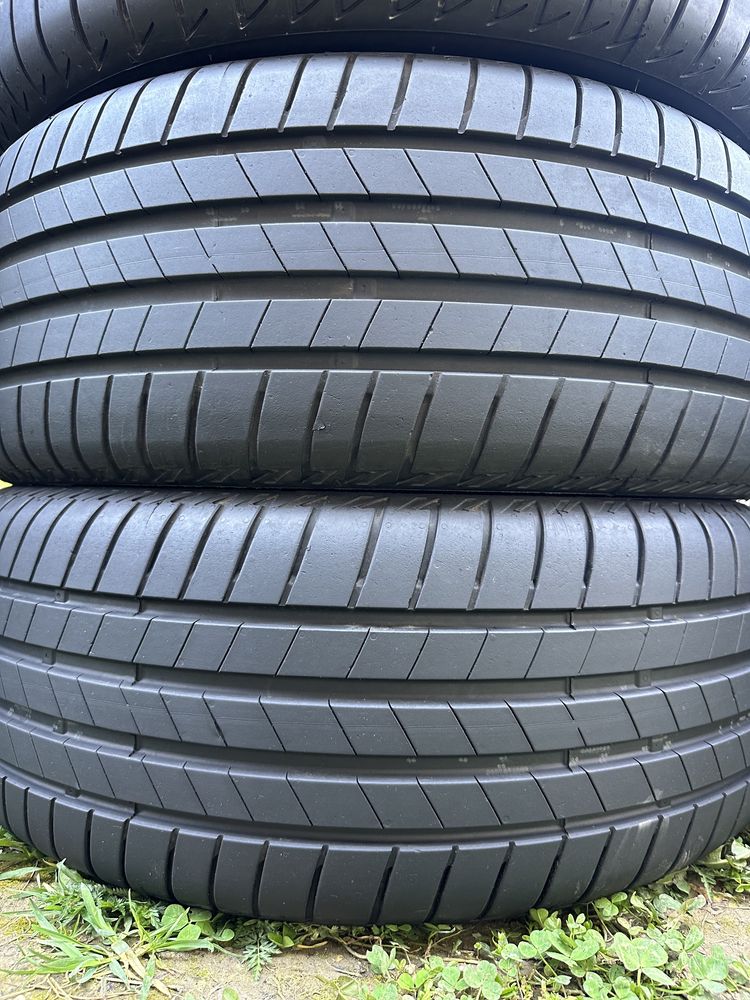 235/55/17 Bridgestone Turanza T005