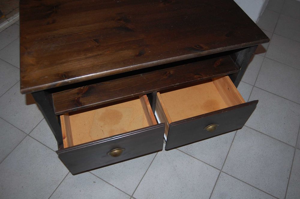 Stolik kawowy, drewniany z półkami i dwoma szufladami - IKEA - MARKOR