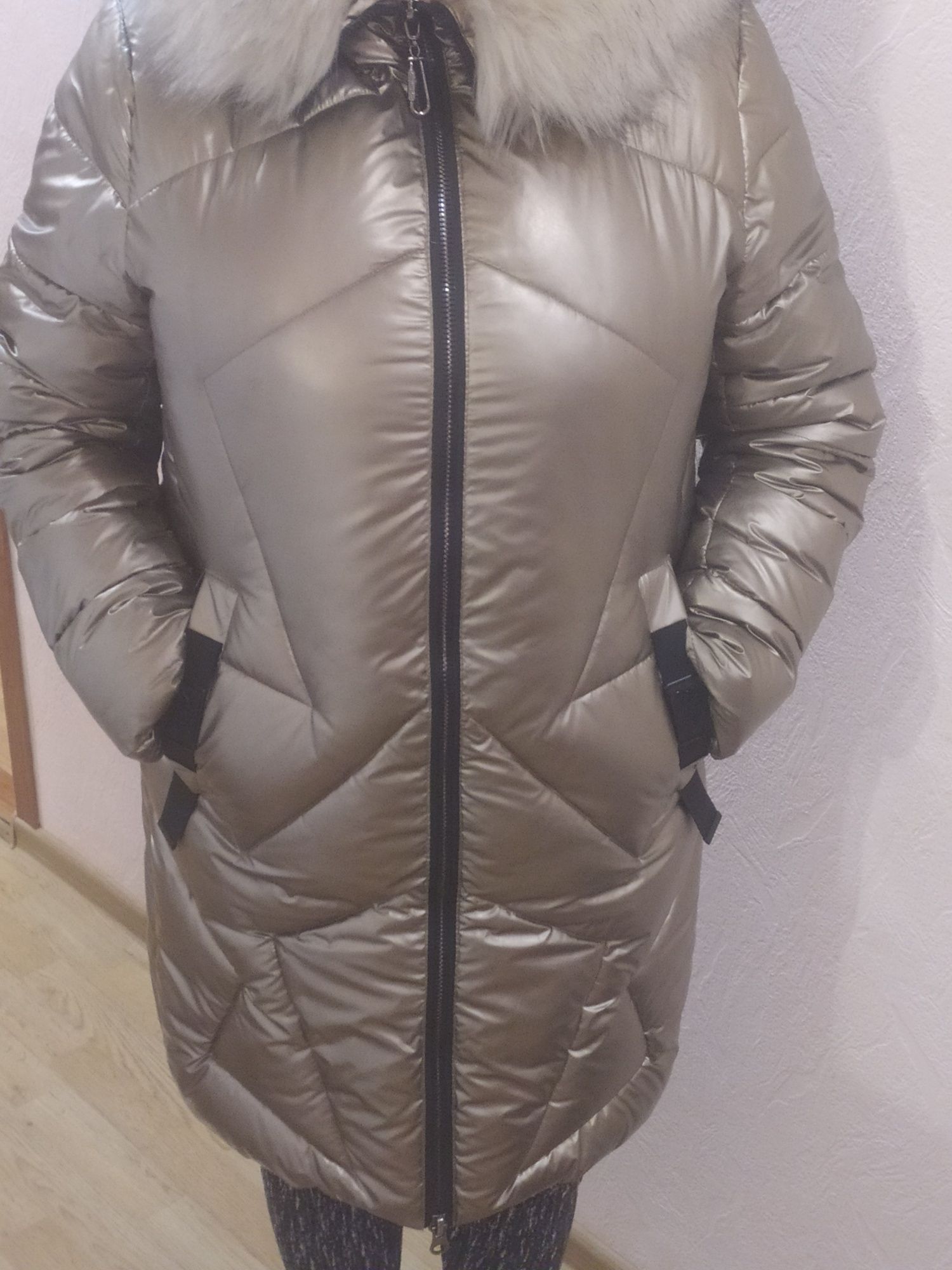 Продам пуховик женский зимний
