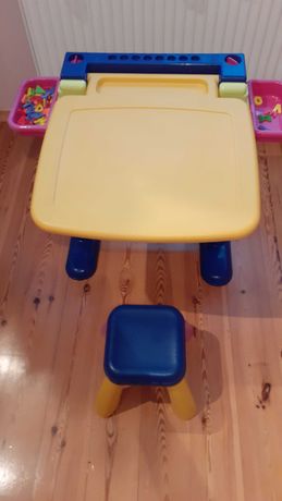 Biurko/tablica z taboretem dla przedszkolaka + magnesy