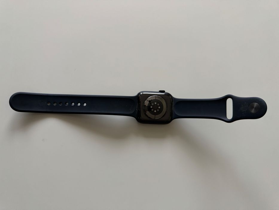 Apple Watch Series 7 (GPS + Cellular)