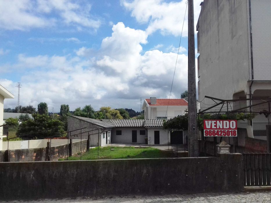 Vendo terreno (592 m2)