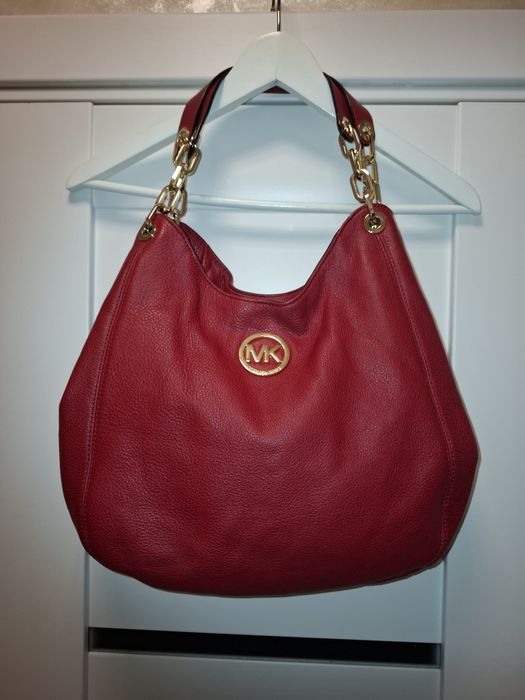 Сумка через плече Michael Kors.