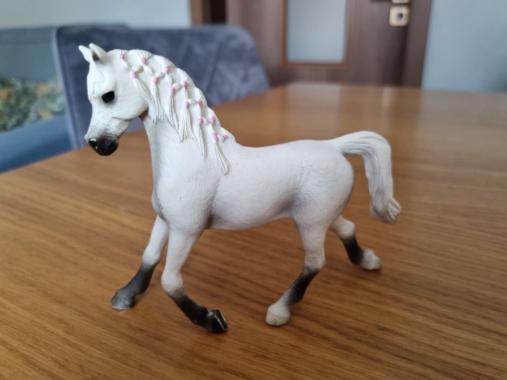 Klacz arabska schleich figurka