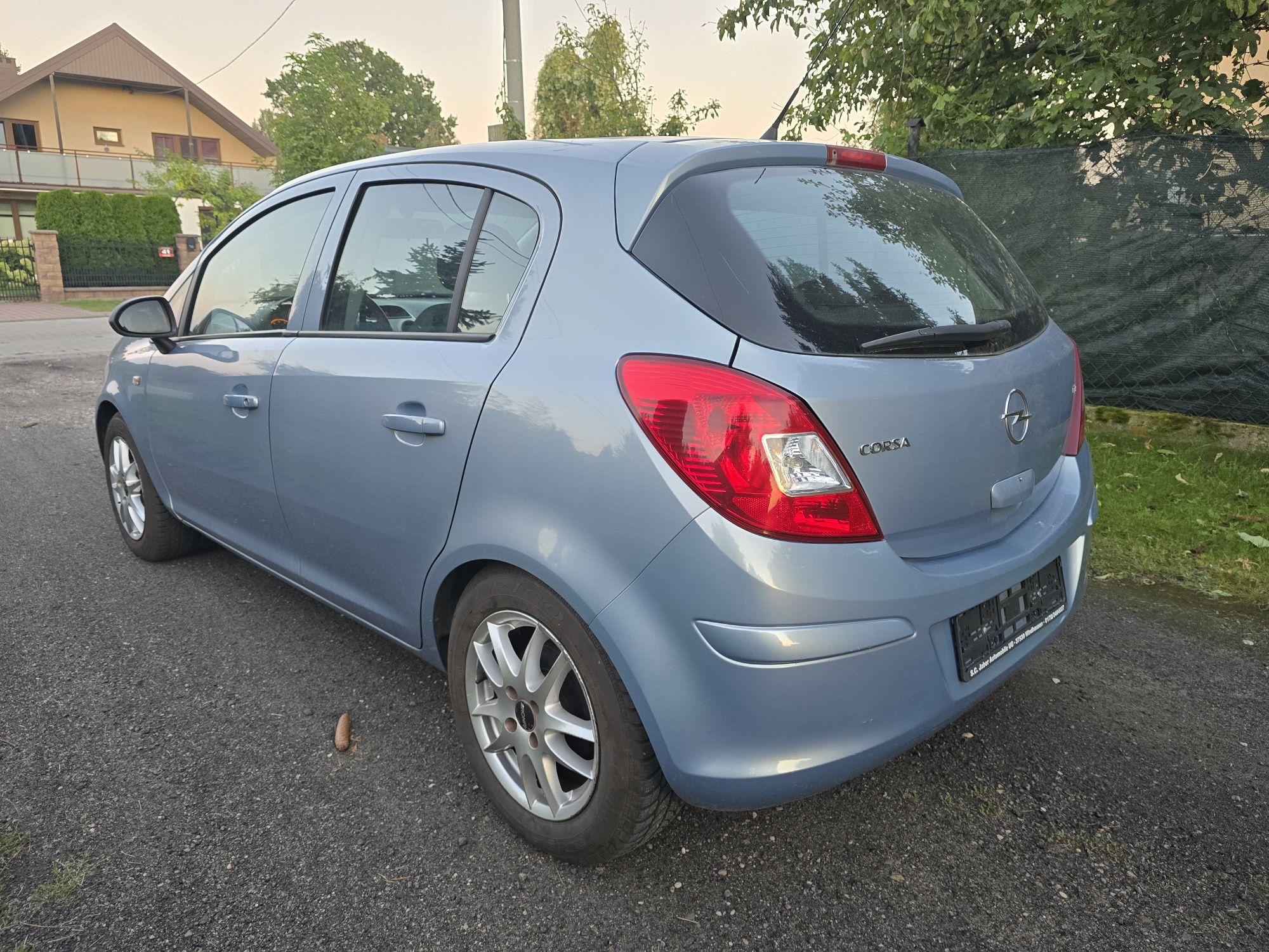 Opel Corsa D 1.2 sprowadzony z DE