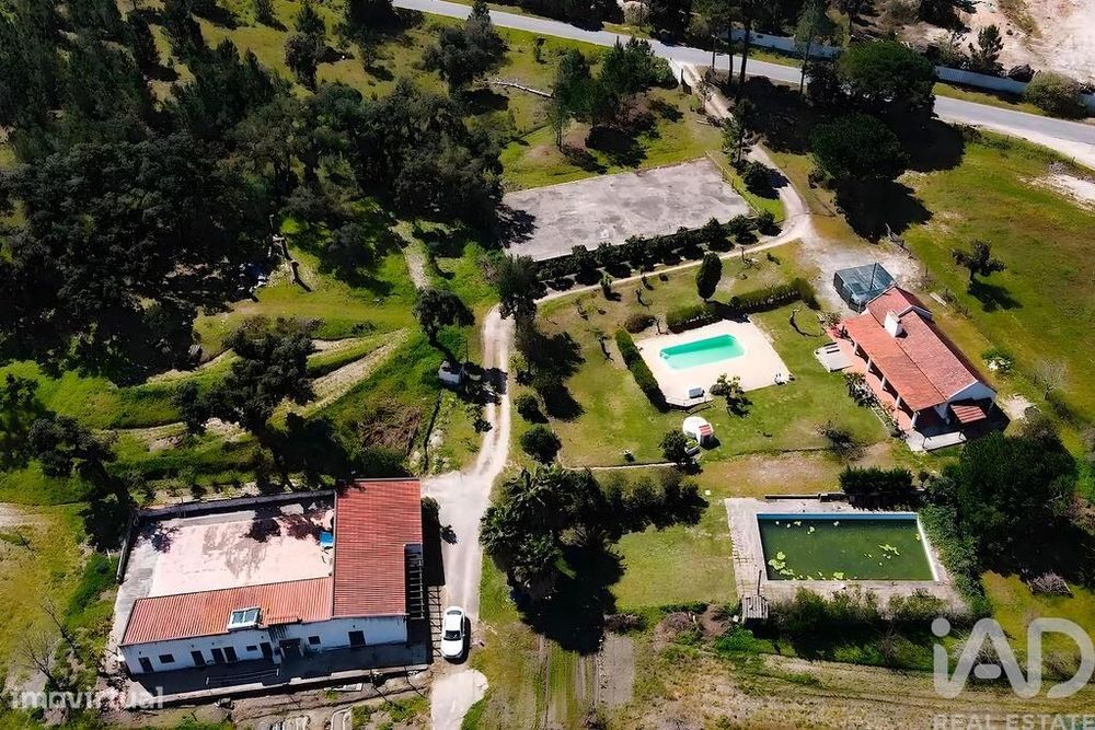 Quinta T5 em Cortiçadas de Lavre e Lavre de 250,00 m2