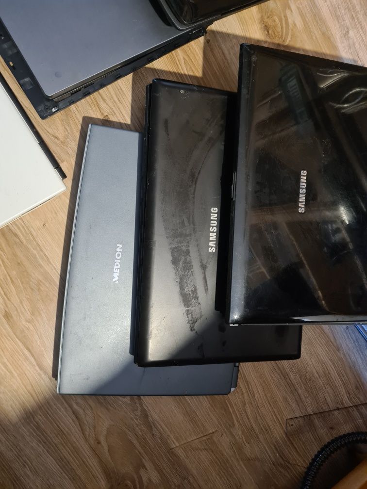 Laptopy zestaw 9 sztuk