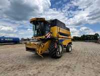 Kombajn do zboża NEW HOLLAND CSX7070