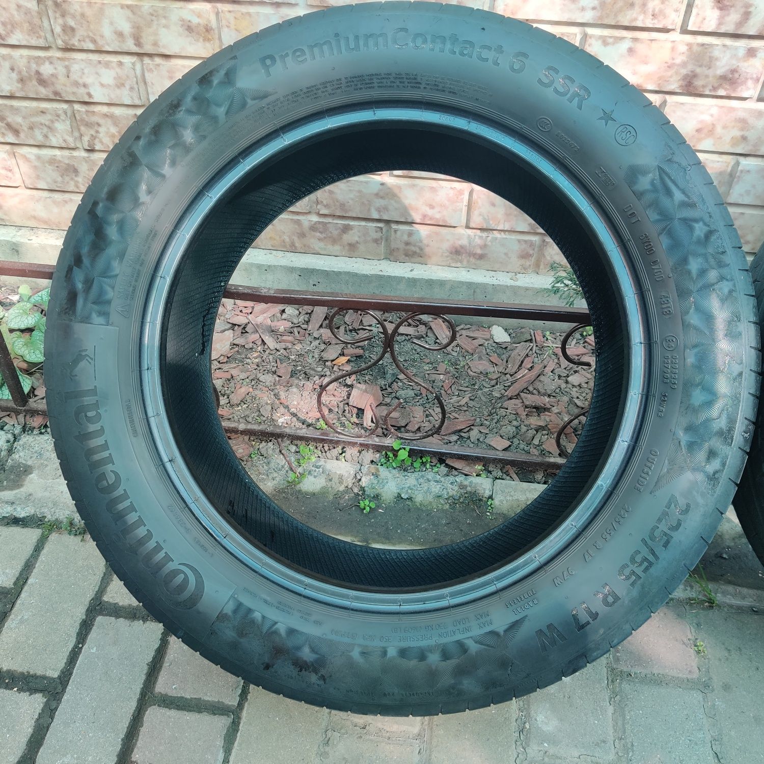 2 шини Continental Premium Contact  6 SSR 225/55 r17