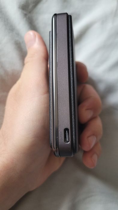 ESR HaloLock bezprzewodowy powerbank Mag Safe 5000 mah