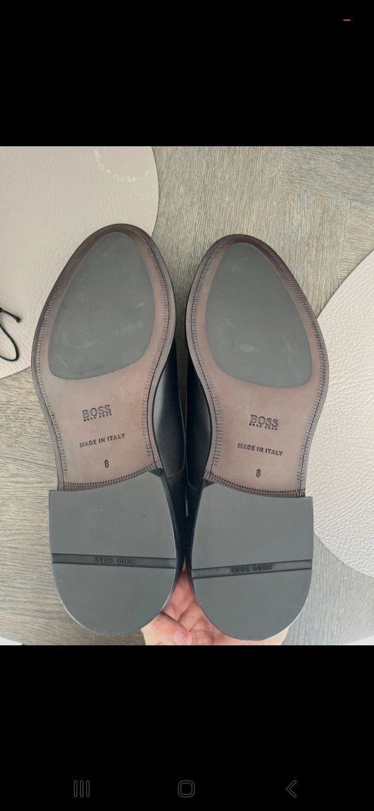 Eleganckie półbuty Hugo Boss r. 42 8