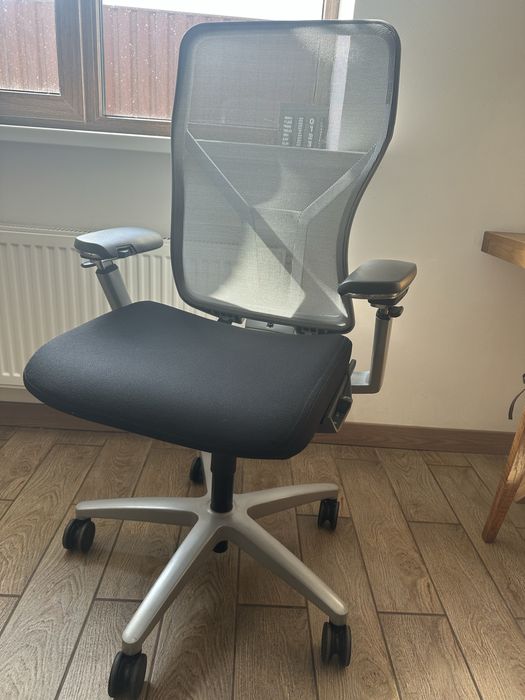 Кресло офісне Allsteel Acuity (серое/черное)