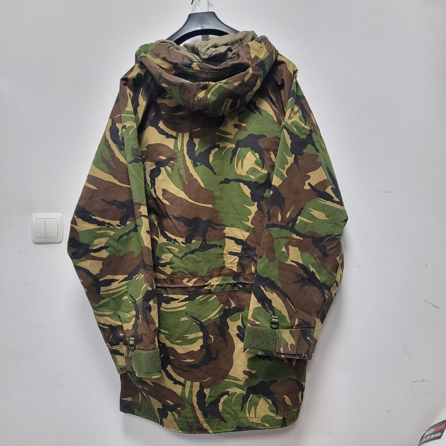 Kurtka gore-tex (XL) wzrost 190 cm. Przeciwdeszczowa, DPM Holandia