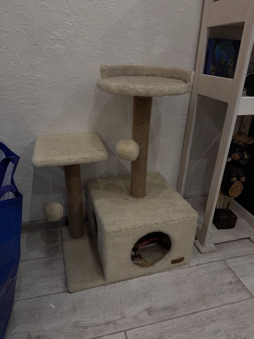 Кошачий домик ,дряпалка