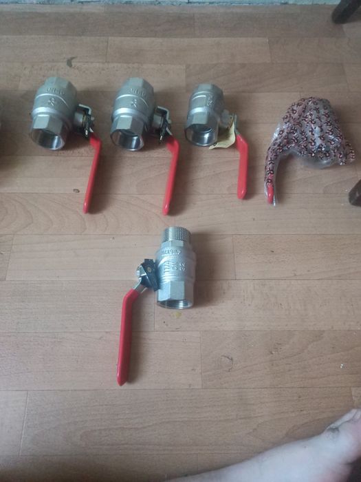Краны шаровые 2" новые 11/2"и11/4"клапана ,американки