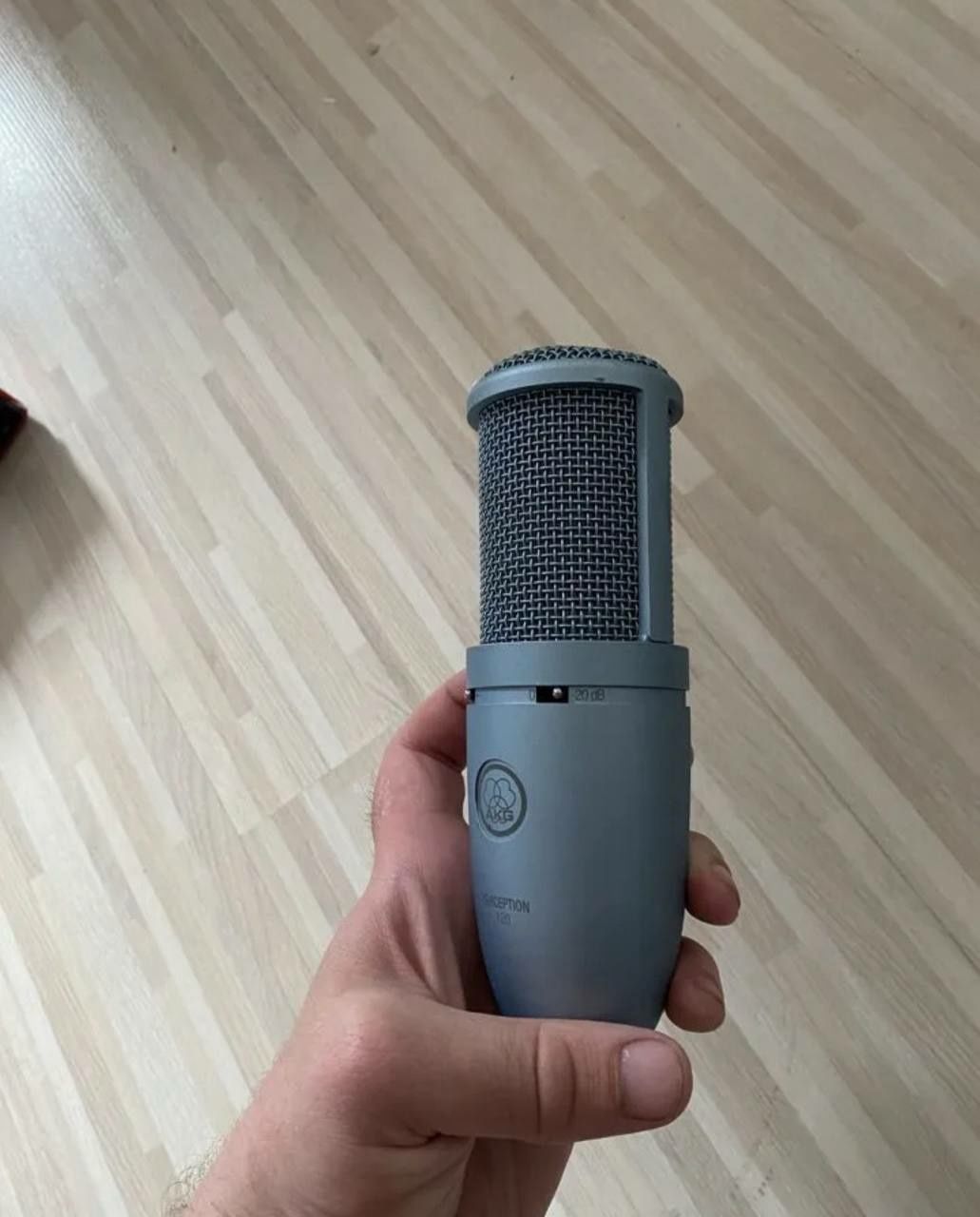 Микрофон akg p120