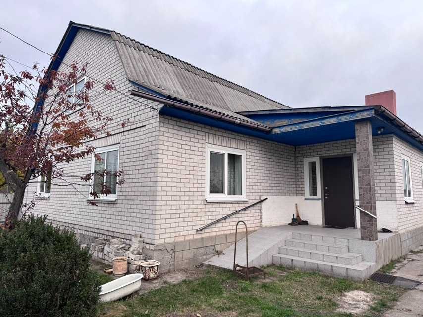 Продається будинок в с. Леськи за 15  км від м. Черкаси