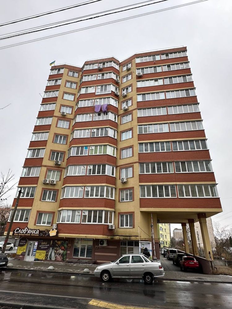 Продаж 1к квартири 54 кв. м на вул. Агатангела Кримського