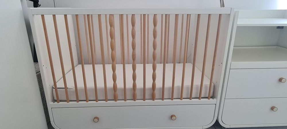 Łóżeczko i komoda Myllra ikea