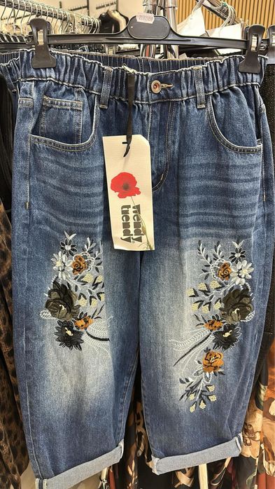 Wendy Trendy jeansy mom fit uni kwiaty Retkinia