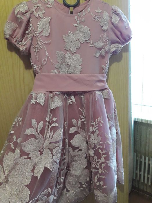 Святкові,гарні сукні на дівчинку. Розмір 104-128. 4-6р. Черное платье