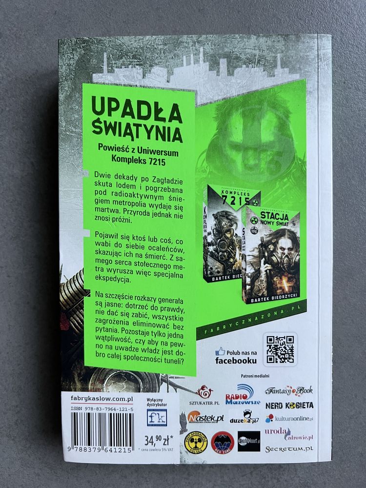 Upadła świątynia - Dominika Węcławek