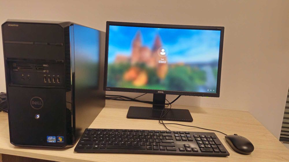 Komputer stacjonarny Dell - pełen zestaw