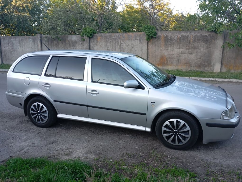 Продам автомобіль Skoda Octavia