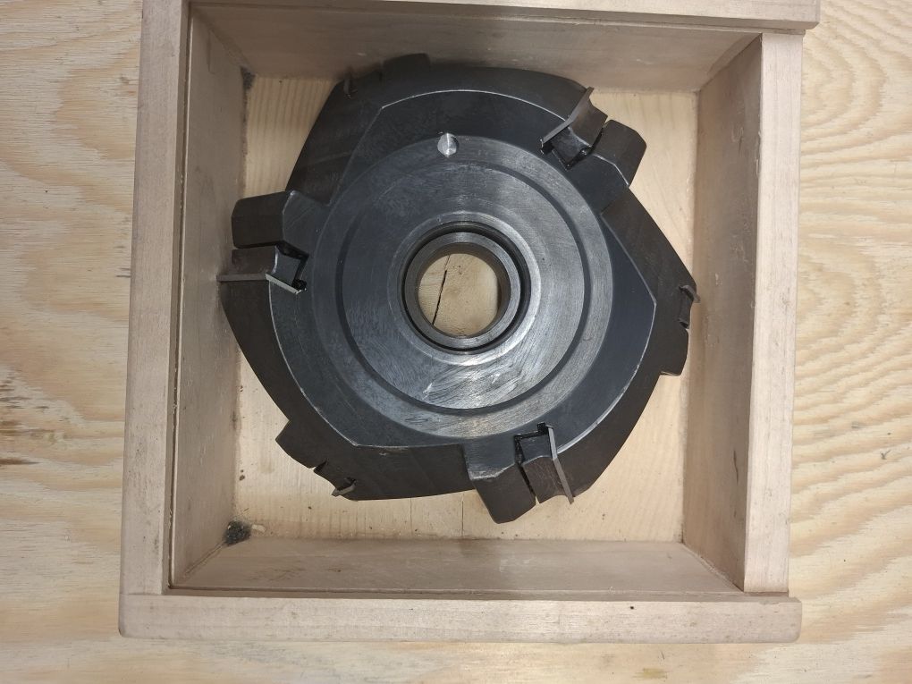 Głowica frezowa HM, 2X45°, 160mm.