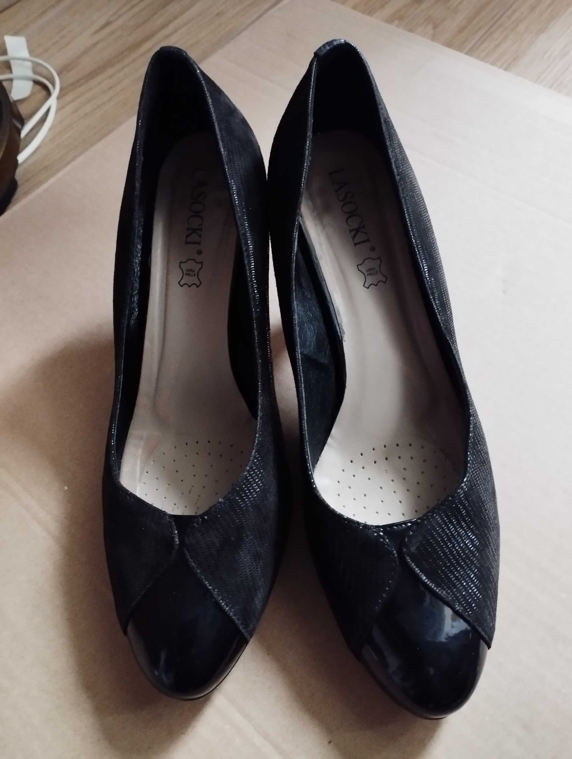 Eleganckie Czółenka damskie Lasocki rozmiar 41