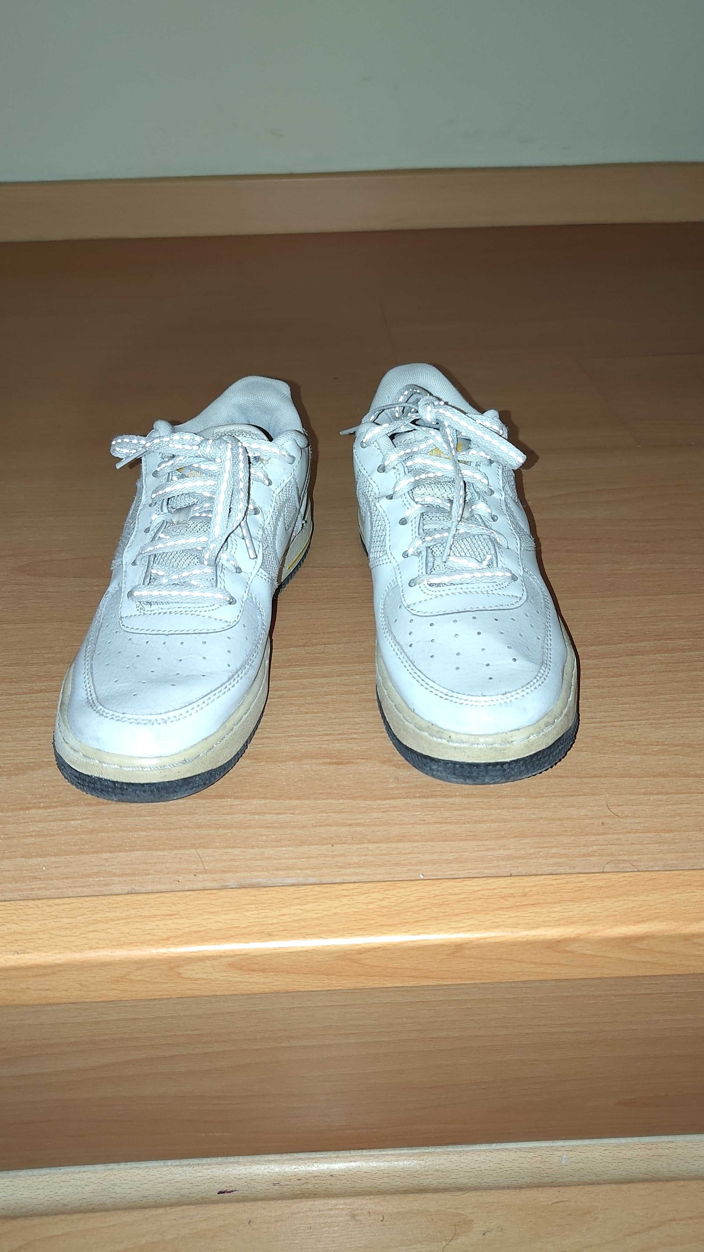Nike Air Force 1 Bege Número 39