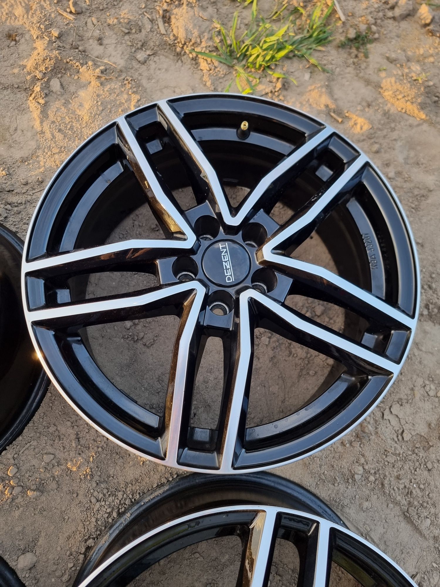 4x Felgi aluminiowe Dezent 5x100 17"