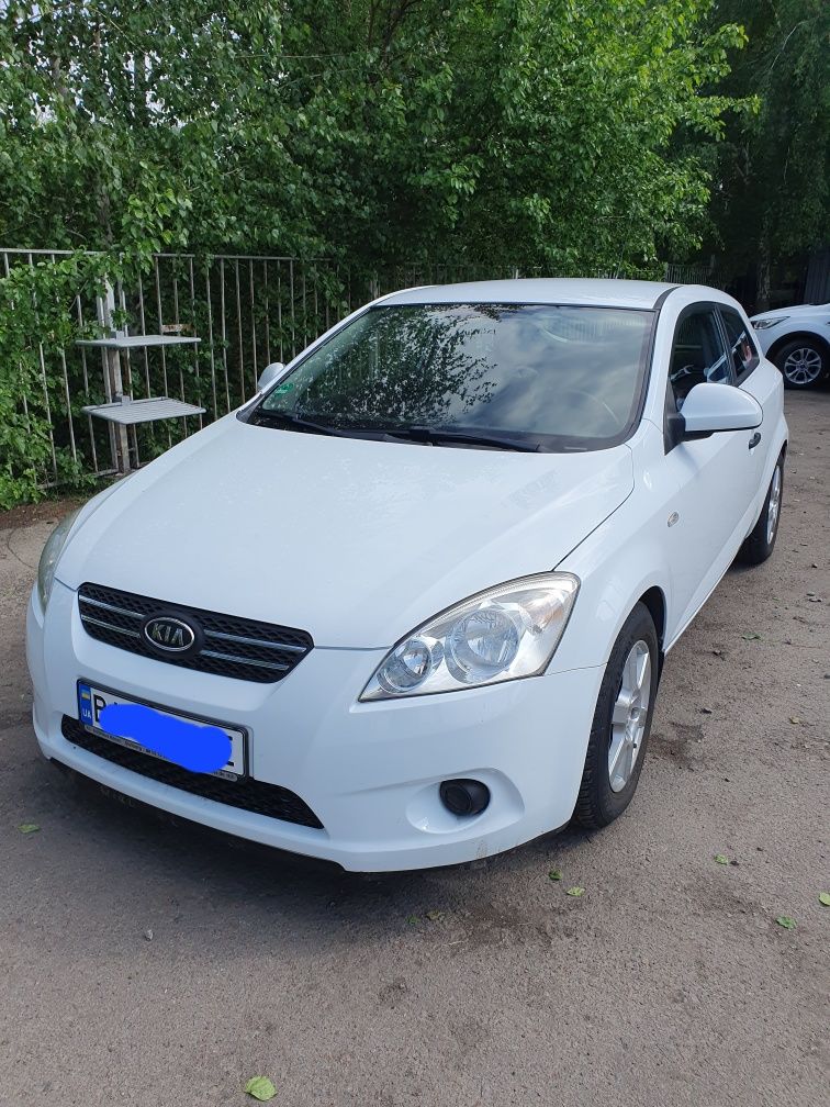Kia pro cee'd 1.6 бензин