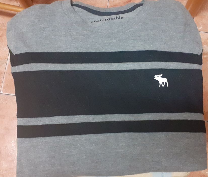 Polo Abercrombie (manga comprida)  15/16 anos