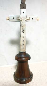 Pequeno antigo crucifixo do Sec. XIX  com madrepérola