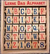 Drewniane liczydło niemiecki alfabet