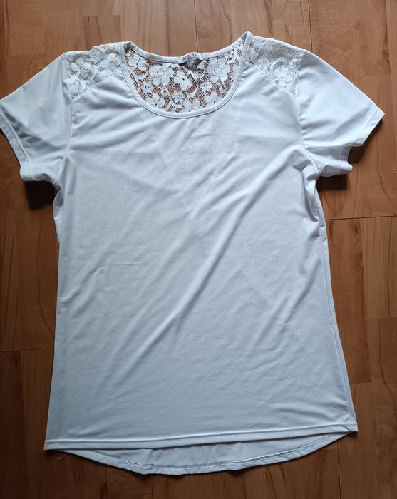 Bluzka bluzeczka z koronkową wstawką Bon Fashion 2XL